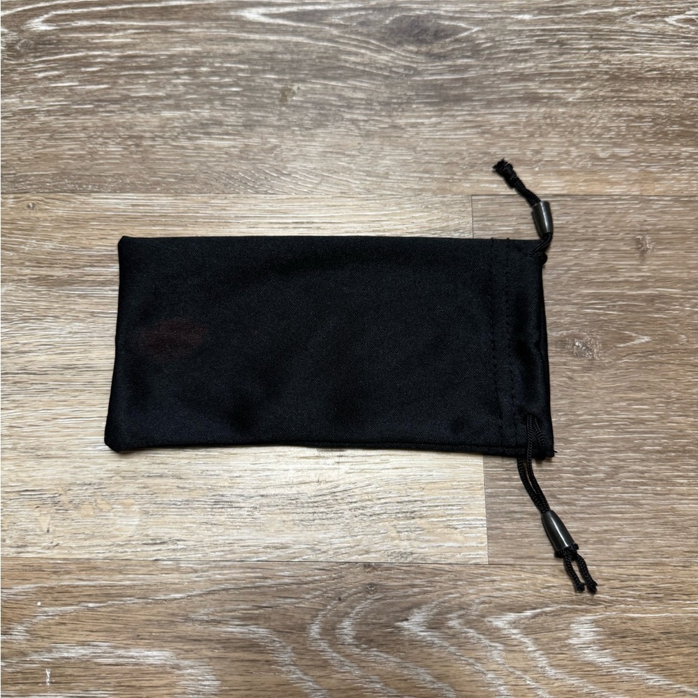 GUCCI— dust bag for sunglasses - Picture 2 of 2